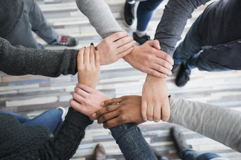 Trong nÄm 2020, toà n thá» doanh nghiá»p Äã xÃch lại gần nhau, cấp quản lý linh hoạt hÆ¡n, nhân viên cứng cáp hÆ¡n trưá»c biến cá».