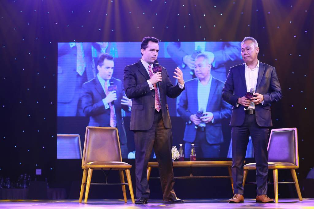 Ãng Yeo và Ãng Blackwell Äang Äá»i thoại vá» bà i há»c thá»±c tế cá»§a công ty AWS