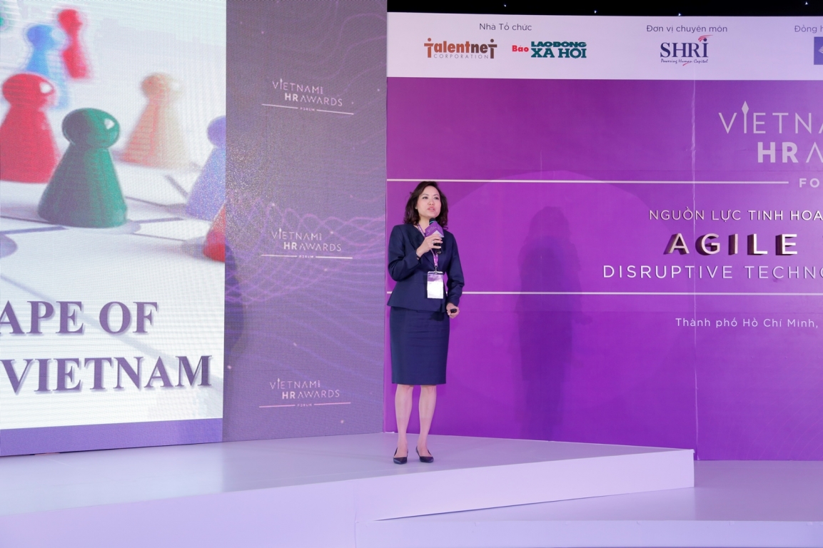 Ms. Tieu Yen Trinh presenting about the talent landscape 