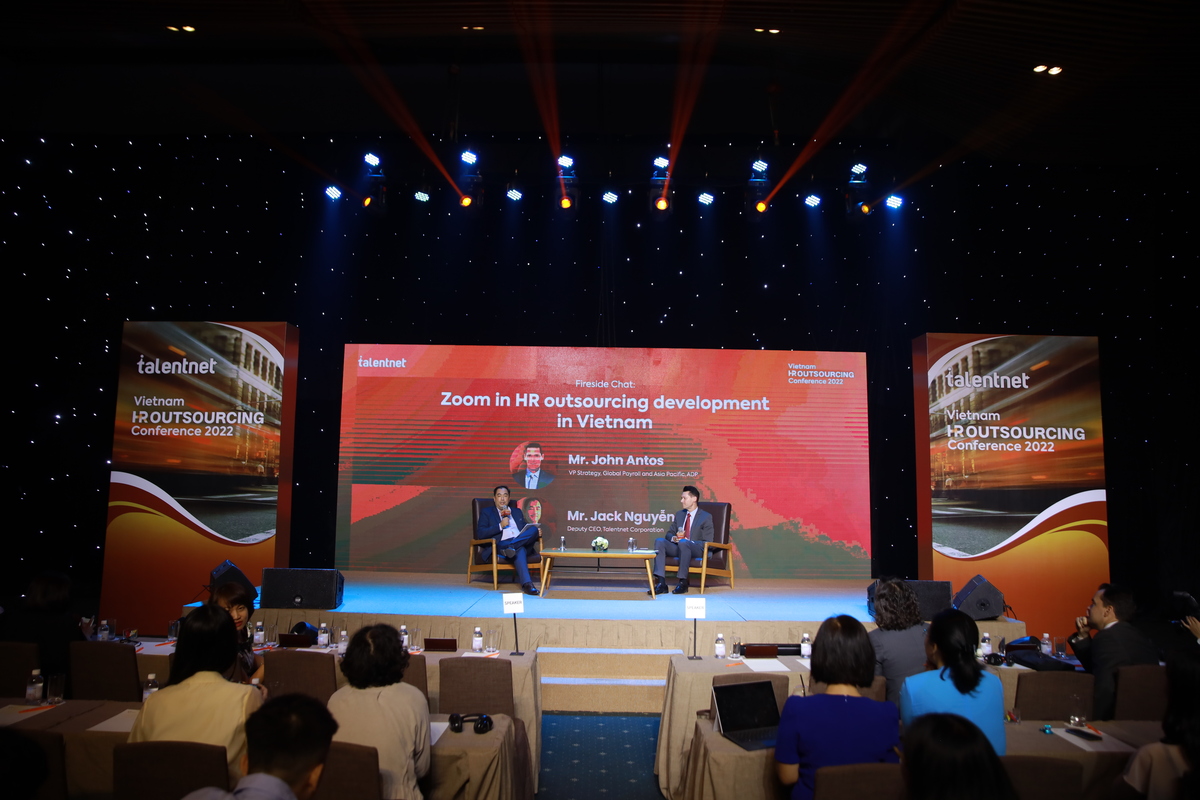 The dialogue between Mr. John Antos and Mr. Jack NguyÃªÌn about HR outsourcing solutionsÂ 