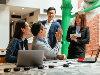 Gen X Đang Trở Thành “Thế Hệ Lạc Lõng” Nơi Công Sở? 