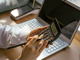 Nhân Viên “Mê” Trả Lương Theo Yêu Cầu – Doanh Nghiệp “Choáng Váng” Để Đi Theo 