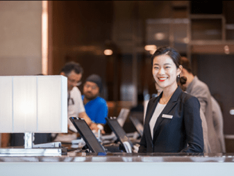 Ba Lợi Ích Không Thể Bỏ Qua Khi Nhân Viên Được Đào Tạo Nghiệp Vụ Khách Sạn