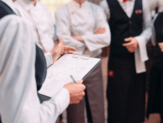 Bốn Gợi Ý Giúp Doanh Nghiệp Nâng Cao Hiệu Quả Đào Tạo Nghiệp Vụ Khách Sạn