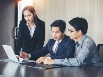 HR compliance and legal advisory service