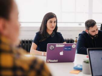 Top HR Challenges In Manufacturing And How To Solve Them