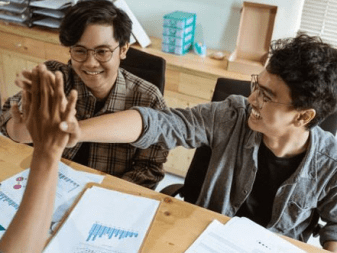 Nhà quản trị nhận diện thế hệ nhân sự 10X: Khởi đầu trong thời cuộc bấp bênh, sẵn sàng dấn thân để đổi lấy sự tự do chốn công sở