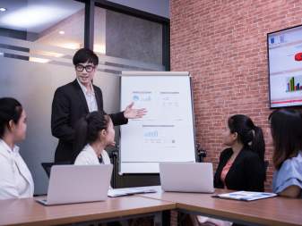 Quản Lý Từ Xa: Cải Thiện Quy Trình Phản Hồi Công Việc bằng Alt Performance